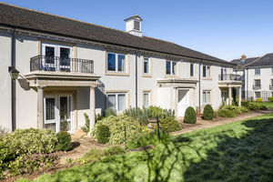 21 Fullands Court- click for photo gallery
